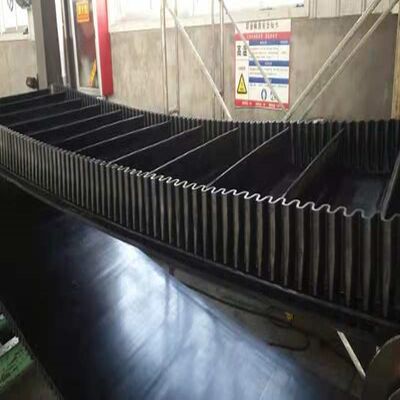 Buy Black Corrugated Sidewall Conveyor Belt for Large Inclination Transportation online manufacture