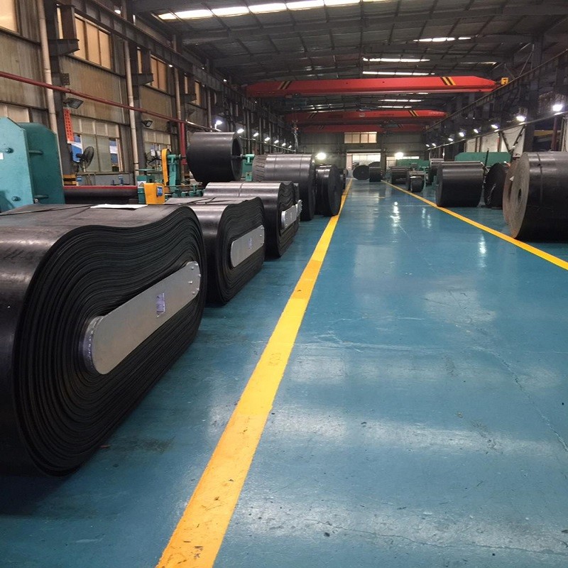 Portable 900mm Rubber Conveyor Belts For Cement 10 Layers